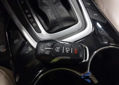 2016 Ford Edge Titanium z USA, uszkodzony, nr VIN 2FMPK4K89GBC30773